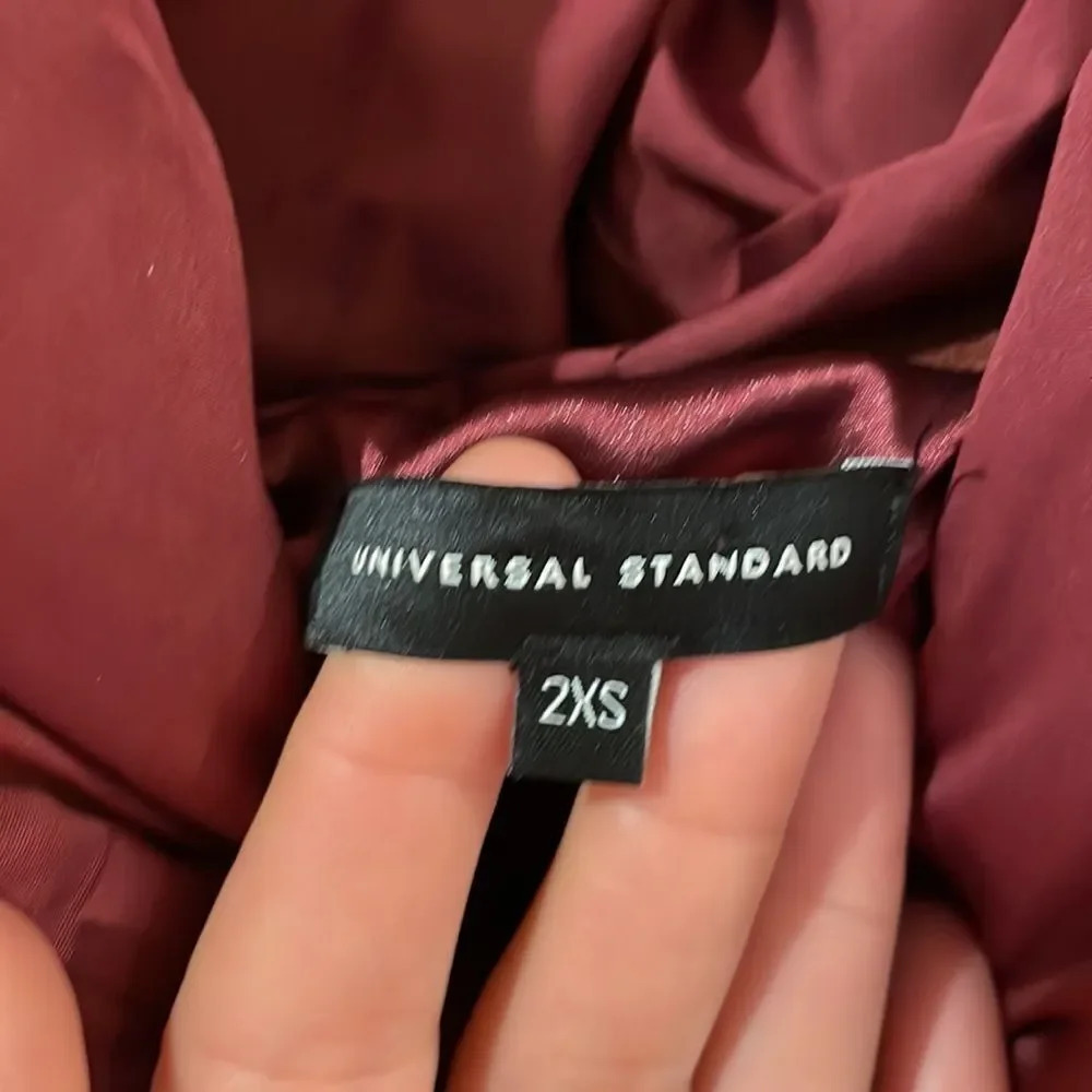 NWOT Universal Standard woman’s maroon puffer coat. It's called the kanda puffer - Picture 6 of 13